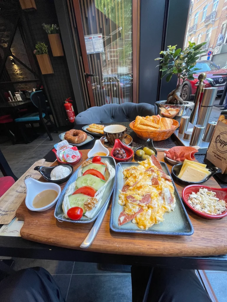 Sucuklu yumurta Sucuklu yumurta